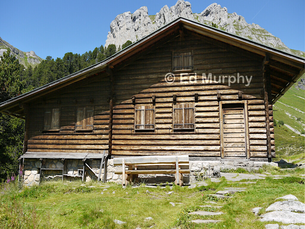 The Hohgant Hut at the foot of the Furggeng&uuml;tsch