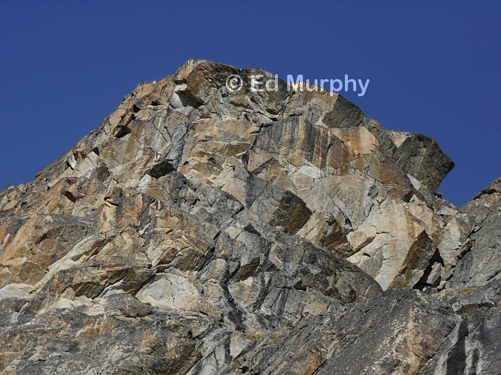 A shattering summit in the Arpettes Chain