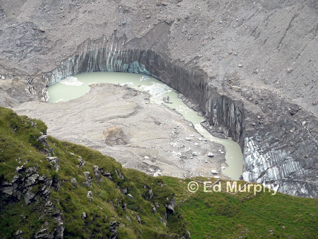 The last traces of the old Stieregg Hut above the void