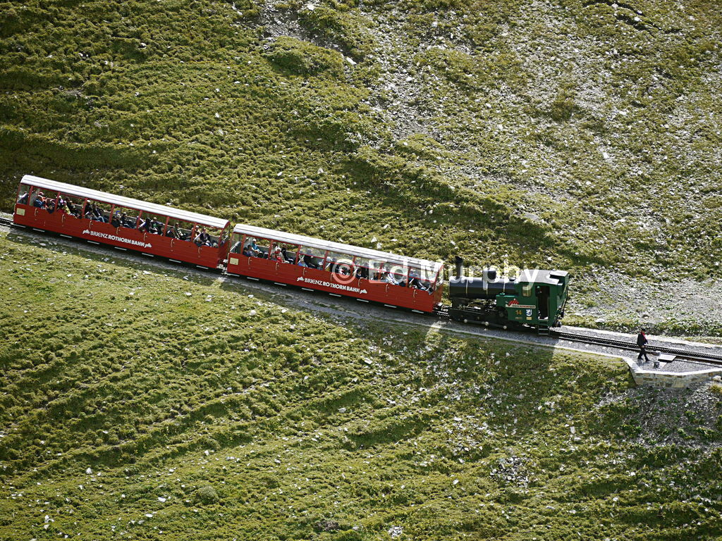 Operating the points at Oberstafel on the Brienzer Rothornbahn
