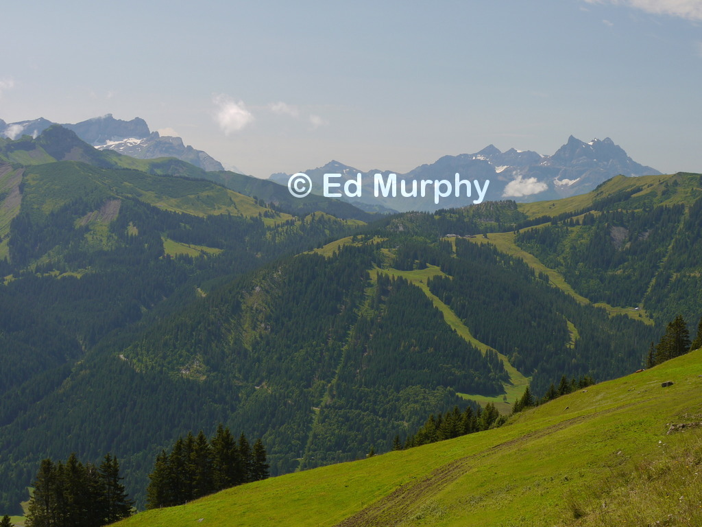 Rh&ocirc;ne Valley peaks from the La Pare path