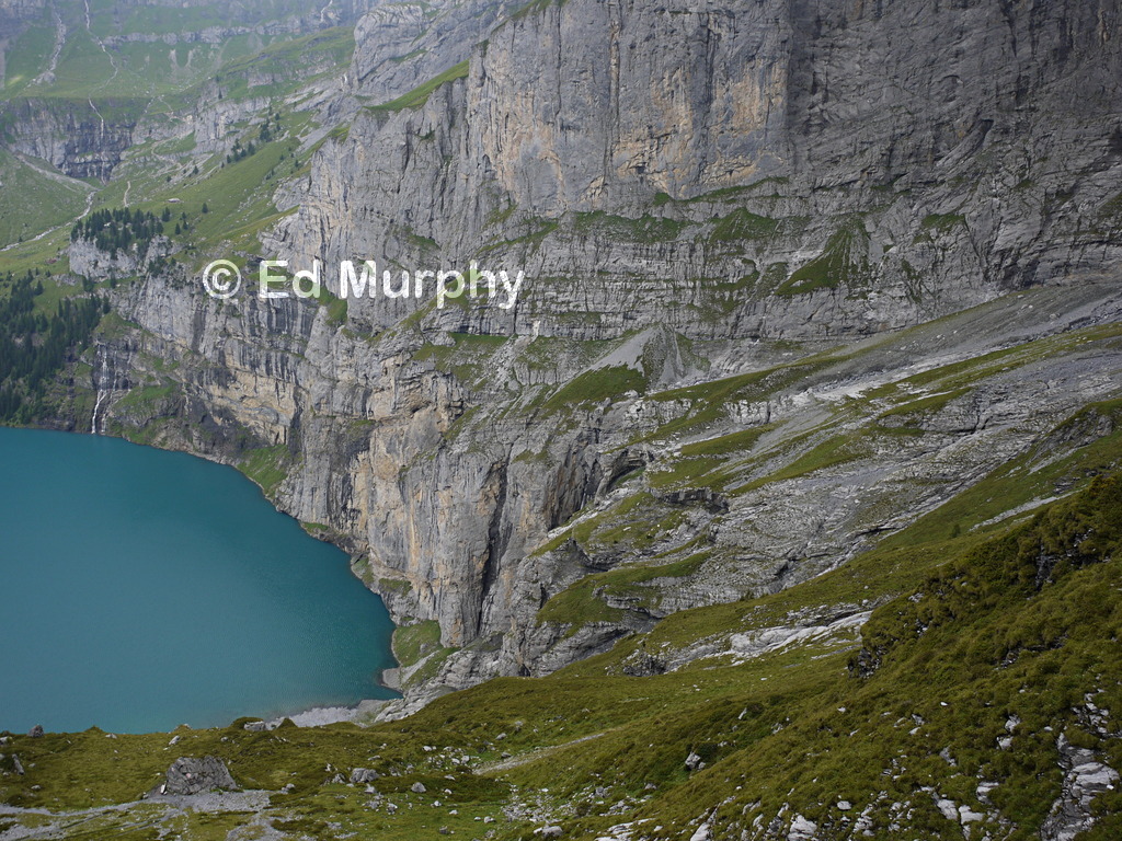 The Fr&uuml;ndenschnur terraces extending along the Oeschinensee cliffs