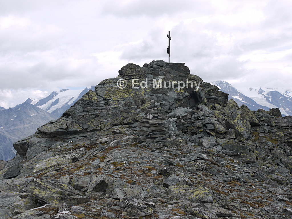 The summit rocks of the Dreizehntenhorn