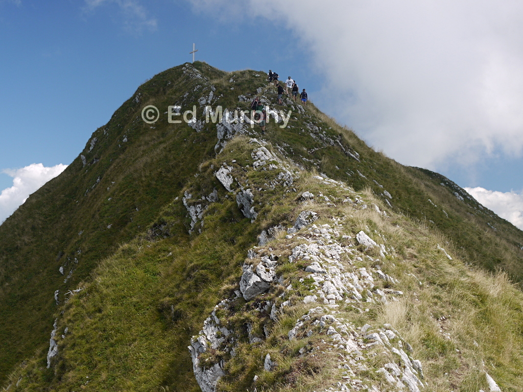 The summit of the Dent de Lys with walkers
