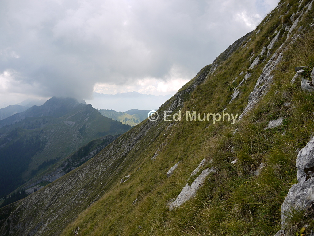 The trackless SE ridge of the Dent de Lys