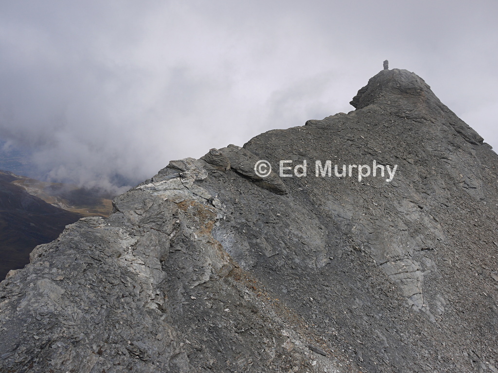 The central summit of the Mont de l'Etoile