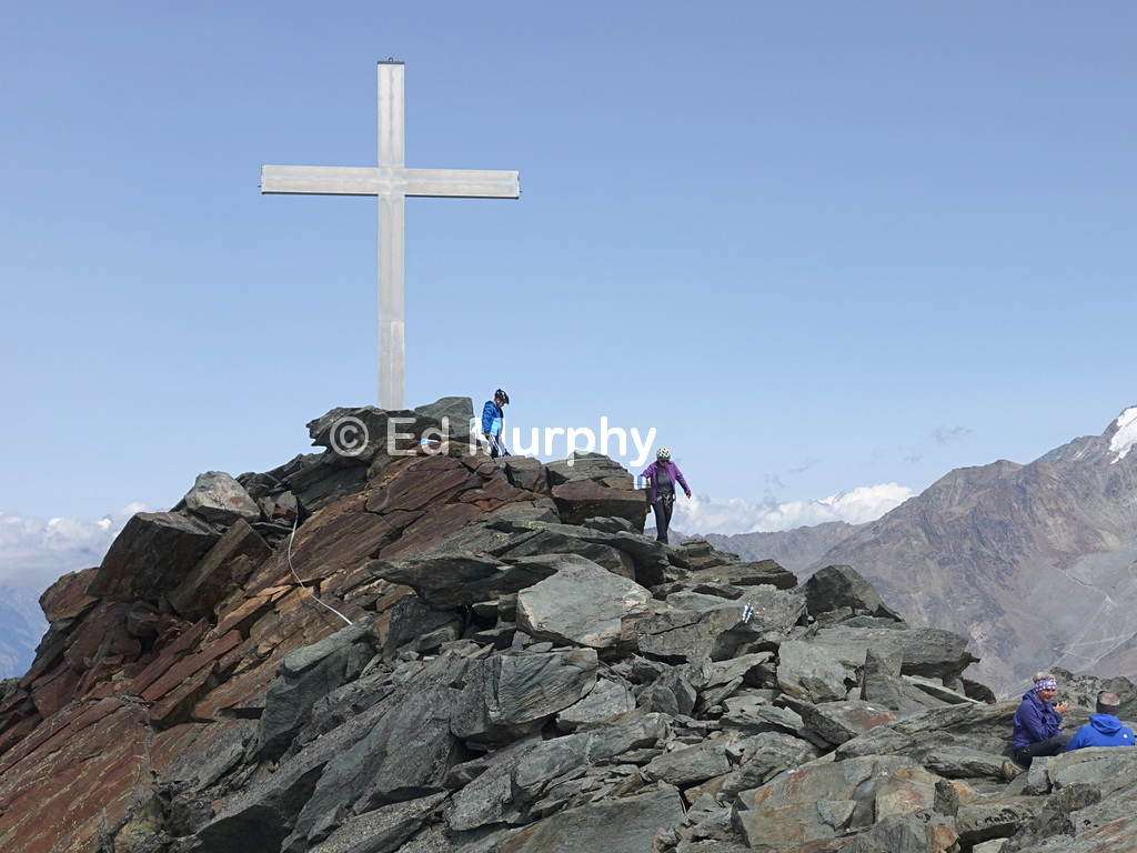 The Mittaghorn's summit cross
