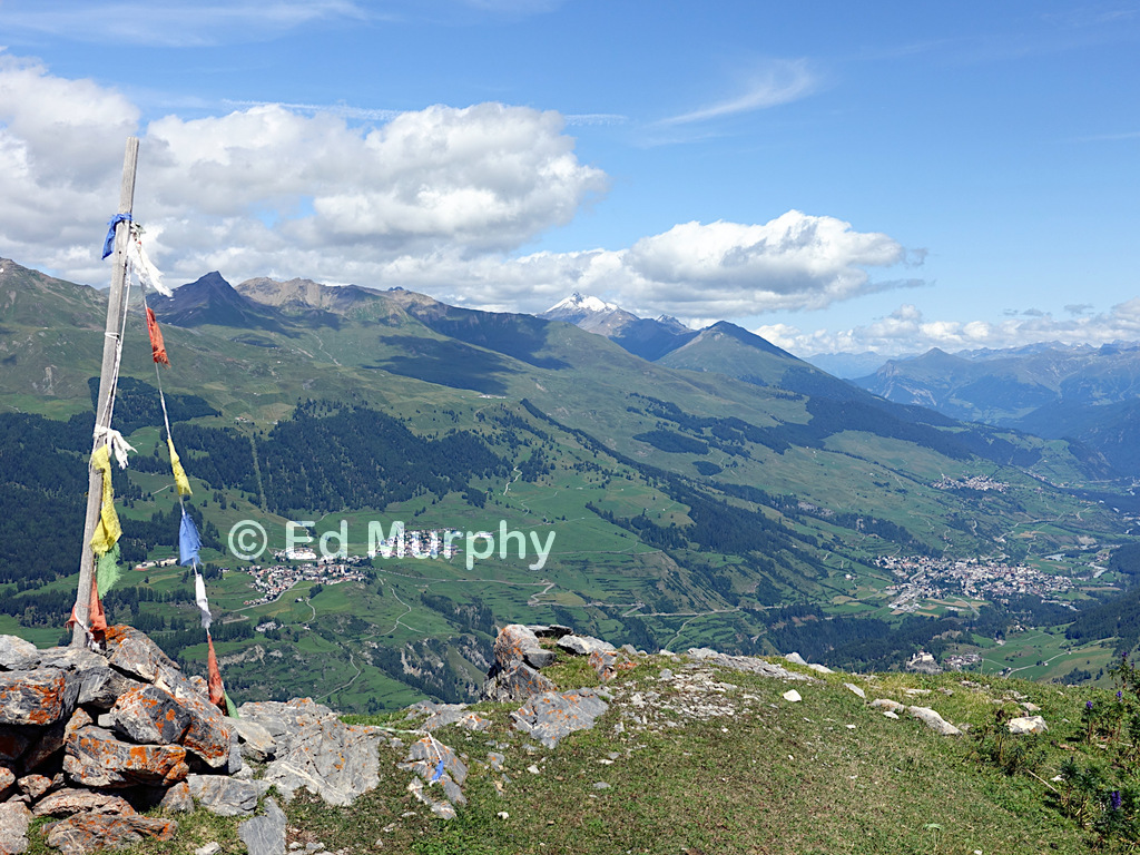 Crap Put&egrave;r's gentle summit above the Lower Engadine