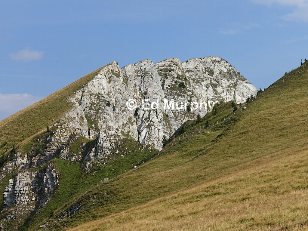 The scrappy approach to the Widdergalm's summit